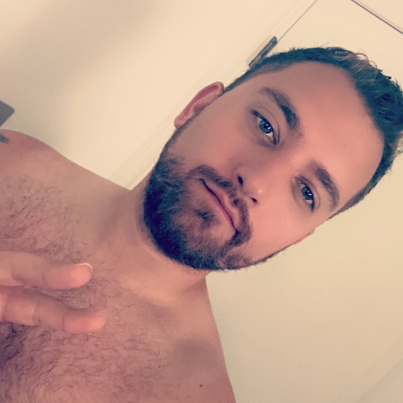 Meet your Posher. - Picture 2 of 6